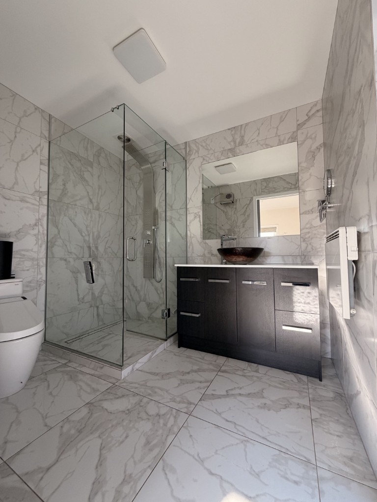 A clean bathroom prepared by Alpine Shine